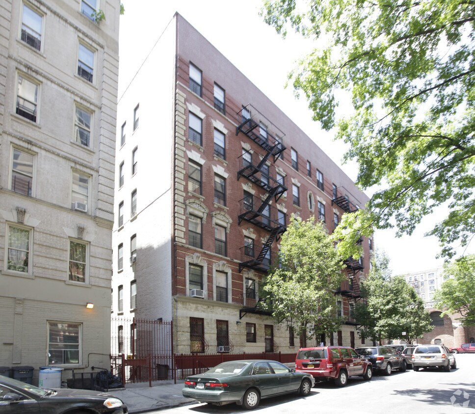 Building Photo - 94-96 Bradhurst Ave