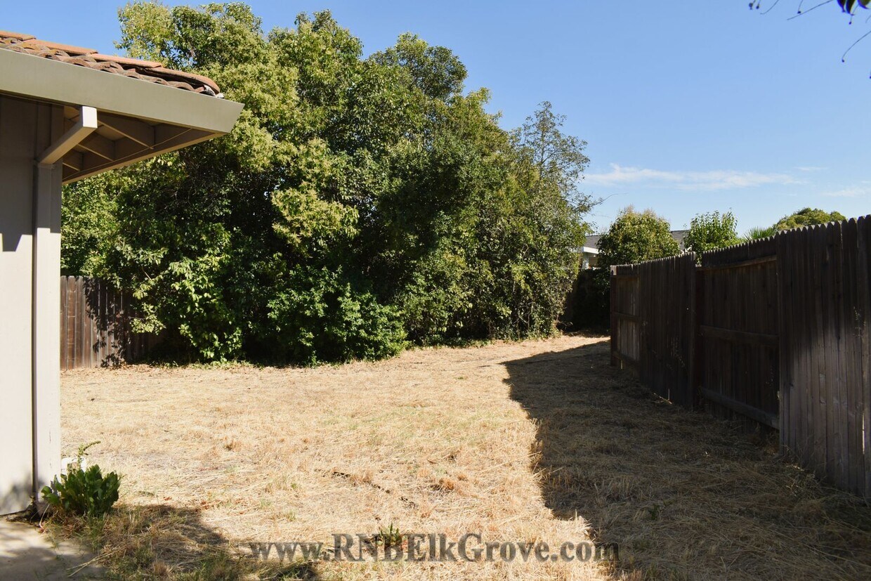 Foto del edificio - 8700 Cullen Ct