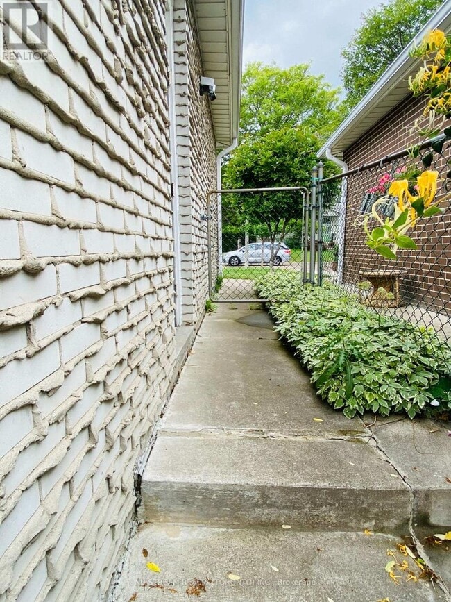 Photo du bâtiment - 10 Southdale Dr