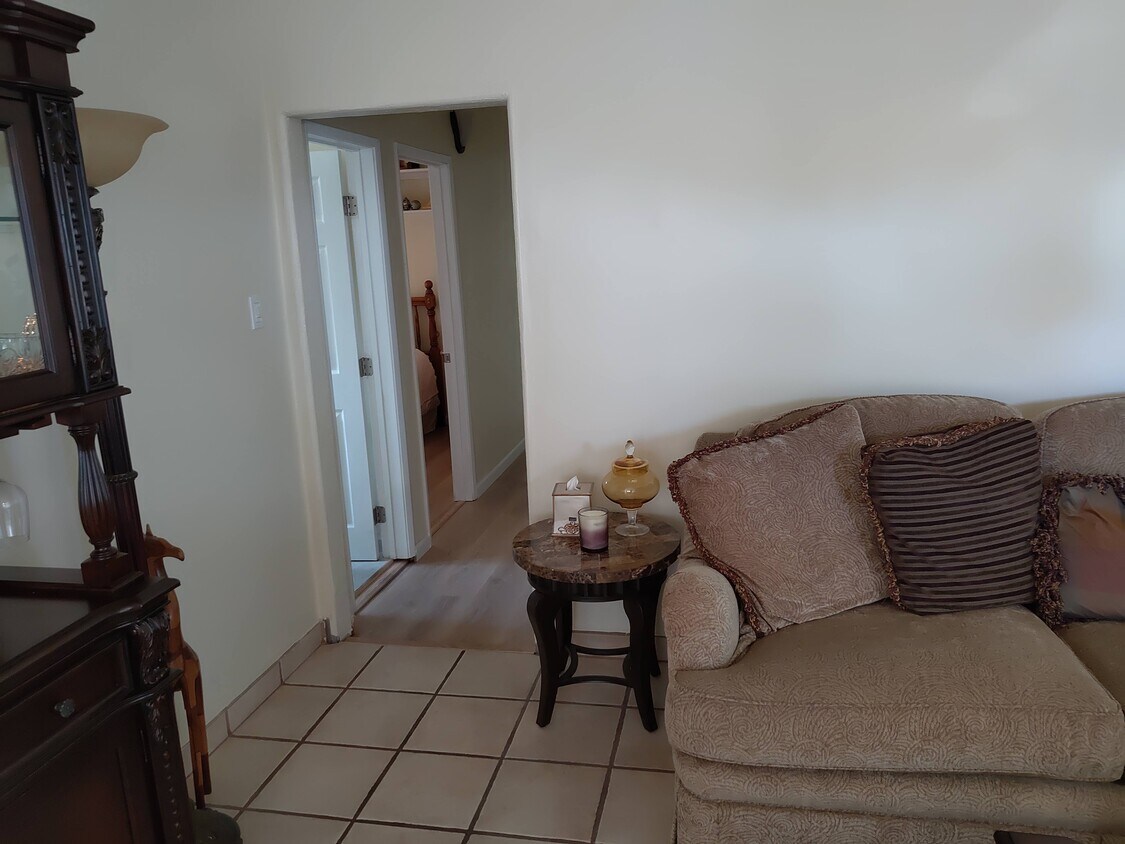 Primary Photo - 1064 W 31st St