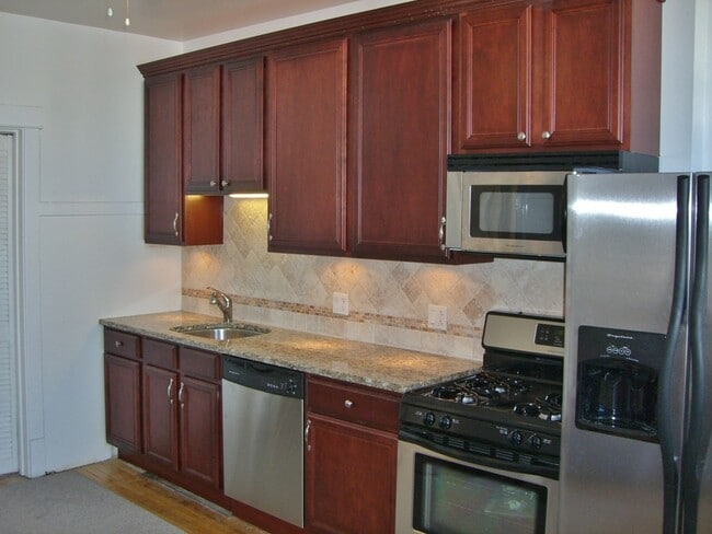 Building Photo - 1922 W Irving Park Rd