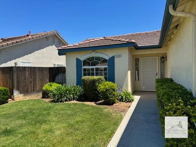 Building Photo - 3 Bedroom 2 bath in One of Fresno most desirable areas