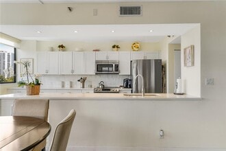 Building Photo - 20185 E Country Club Dr