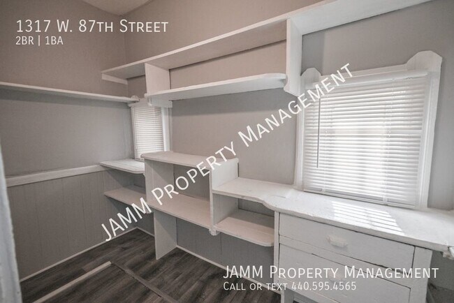 Foto del edificio - .8 M FROM EDGEWATER: SINGLE FAMILY 2-Bedroom