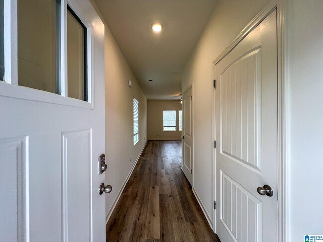 Foto del edificio - 217 Chelsea Pk Cir