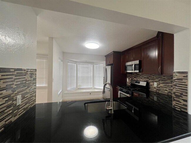 Building Photo - 7864 Brockwood Cir