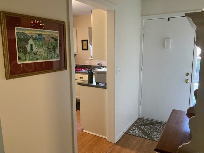 Building Photo - 504 Heritage Vlg