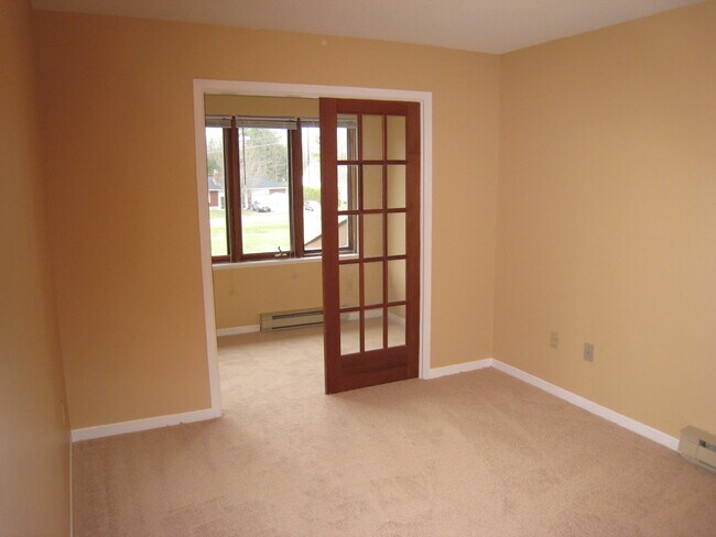 Photo du bâtiment - 1017 Point Rd