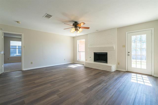 Foto del edificio - 2507 Meadowview Dr