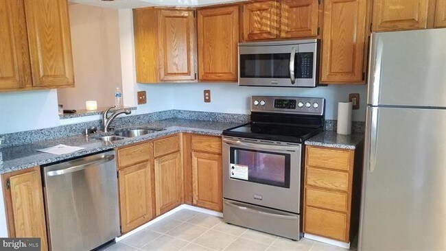 Building Photo - 6384 New Haven Ct