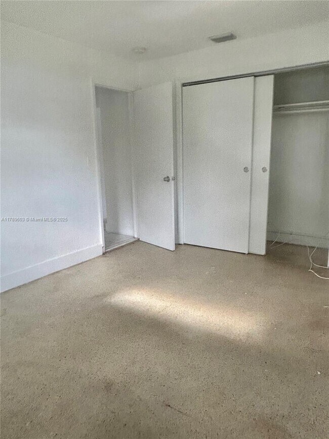 Foto del edificio - 2846 Fletcher St