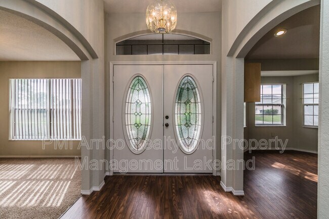 Building Photo - 8323 Greystone Dr