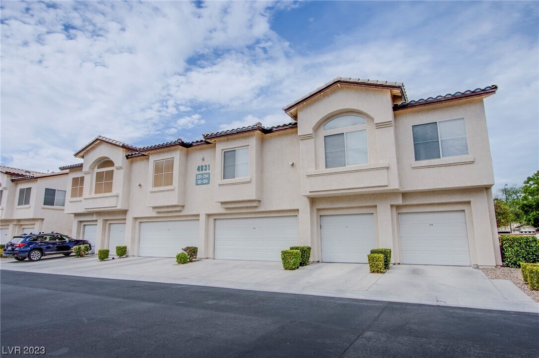 Foto principal - 4931 Black Bear Rd
