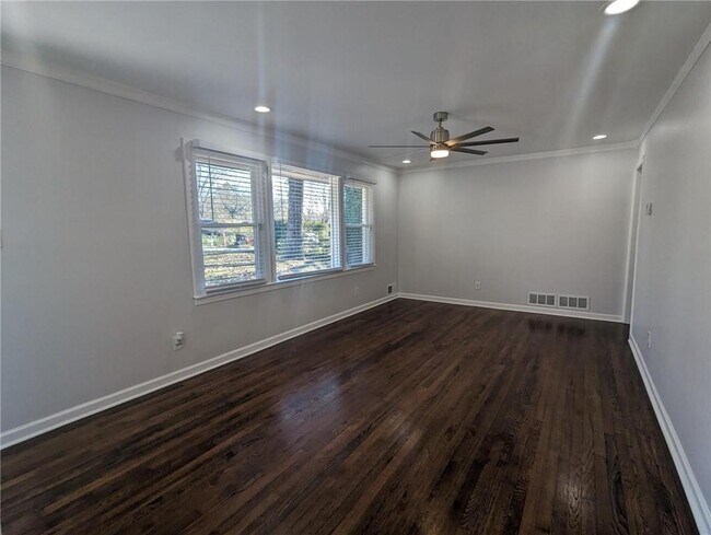 Foto del edificio - 623 Montevista St SW