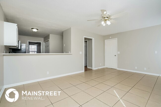 Building Photo - 736 Stone Hedge Dr