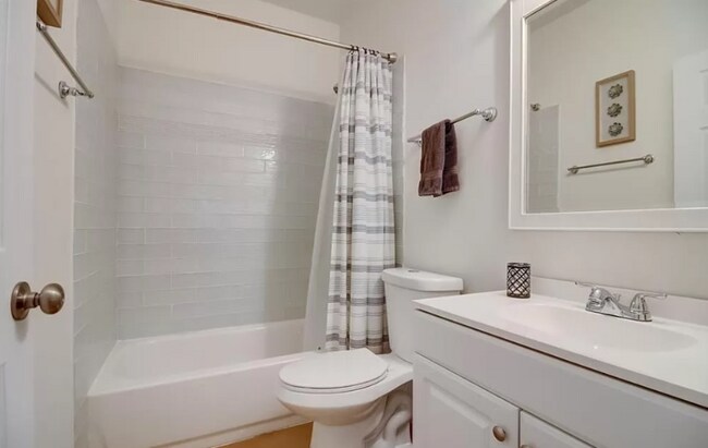 Foto del edificio - 947 N Ormewood Park Dr SE