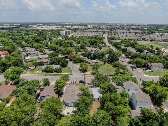Foto del edificio - 1412 Vargas Rd