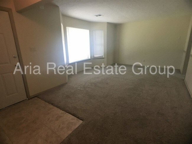 Building Photo - 2309 Lindenwood Ln