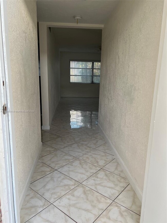 Building Photo - 4165 SW 67th Ave