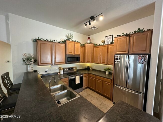 Foto del edificio - 2402 E 5th St