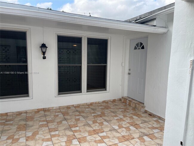 Building Photo - 7725 Grandview Blvd