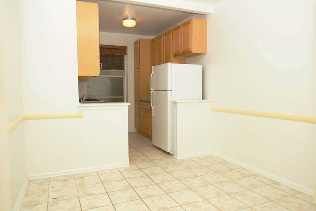 Building Photo - 2566 Ocean Ave