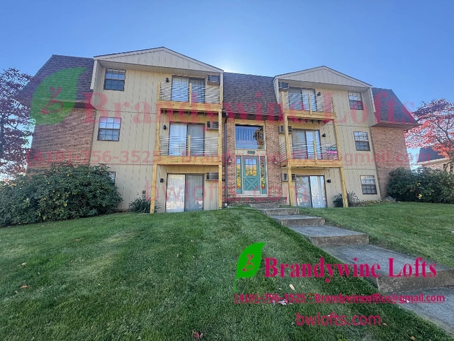 Building Photo - 587 Bailey Dr