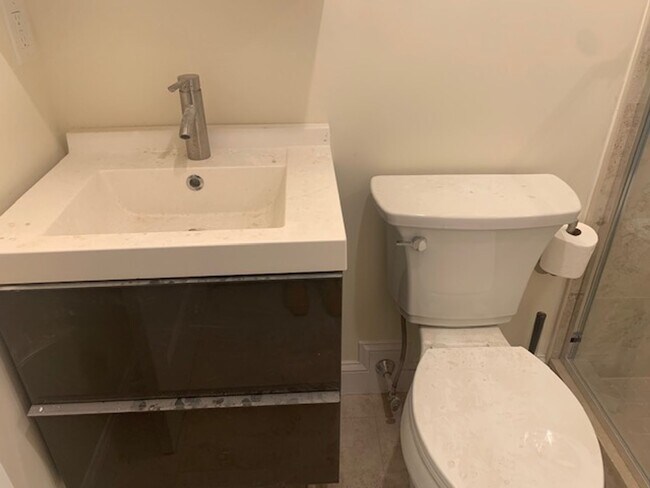 Foto del edificio - Brookline | Studio Available Now | Private Patio | Modern Upgrades