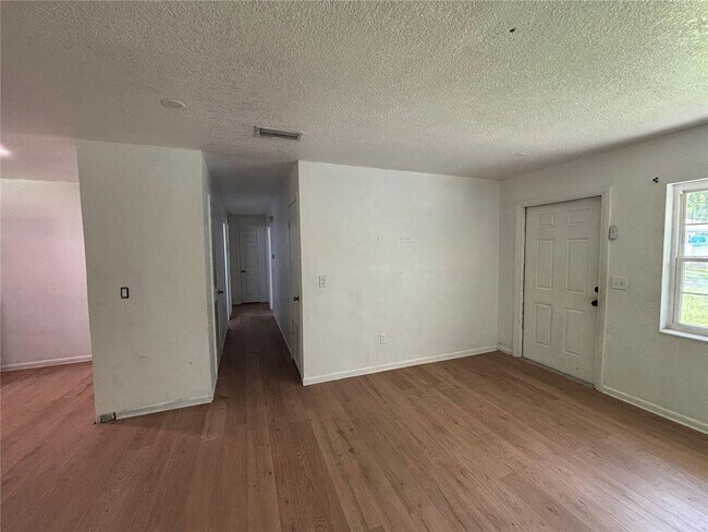 Foto del edificio - 205 S Chandler Ave