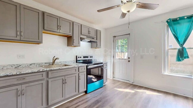 Building Photo - 31 William St