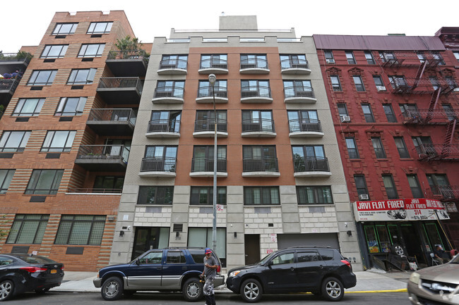 Building Photo - 318 E 112th St