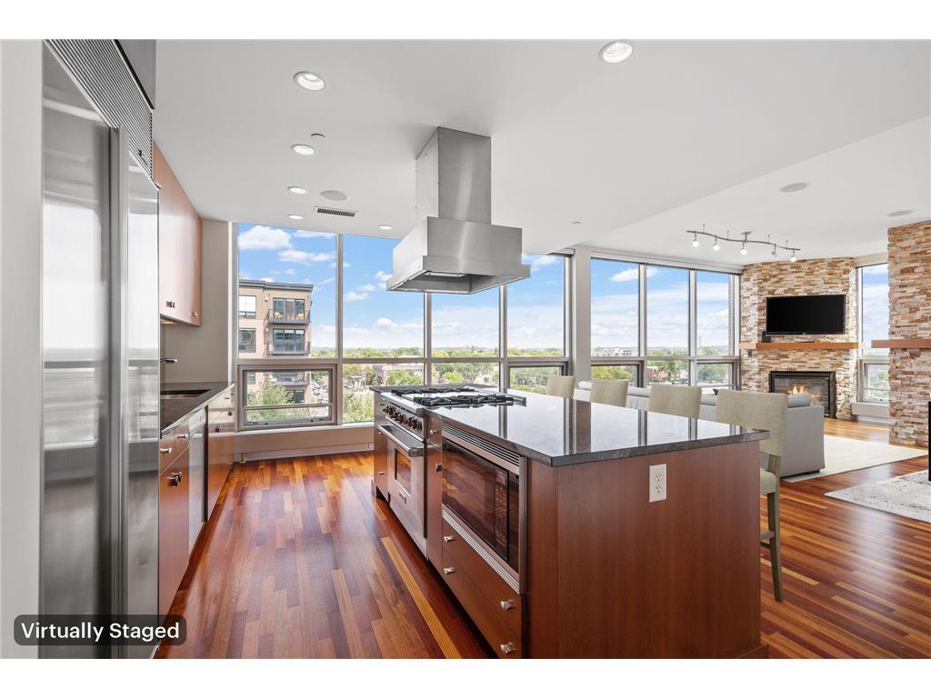 Foto principal - 222 2nd St SE