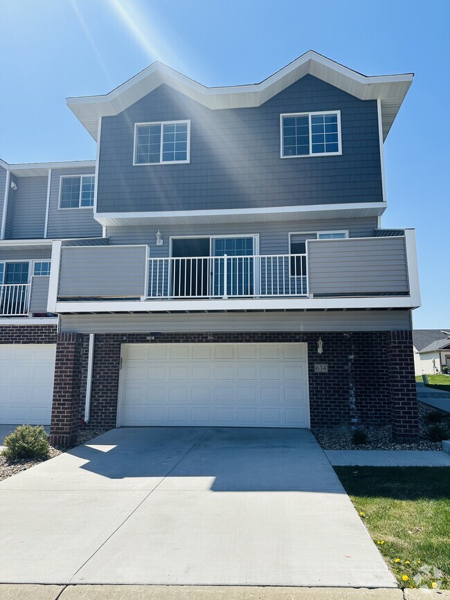 Building Photo - 634 Shardlow Ln NE