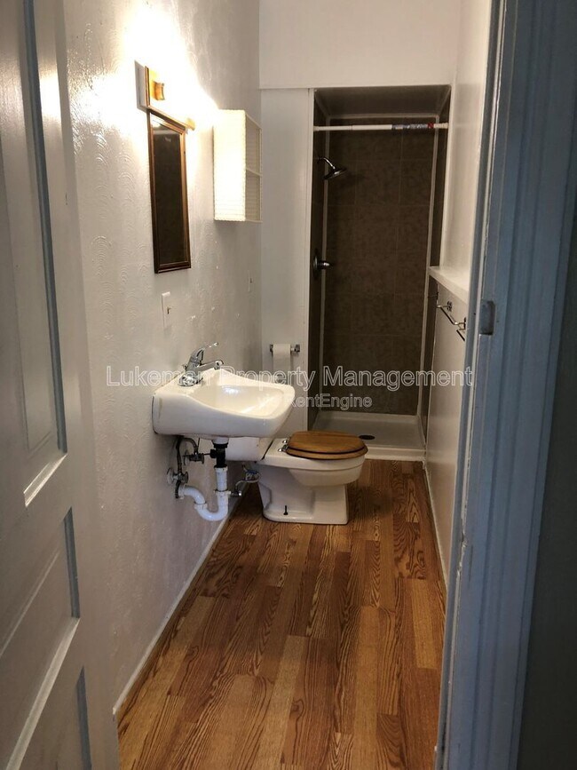 Foto del edificio - 1020 W Kalamazoo Ave