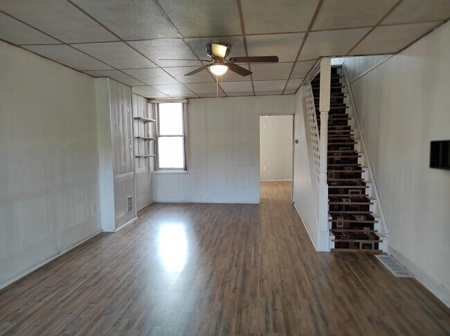 Building Photo - 1202 Unity St