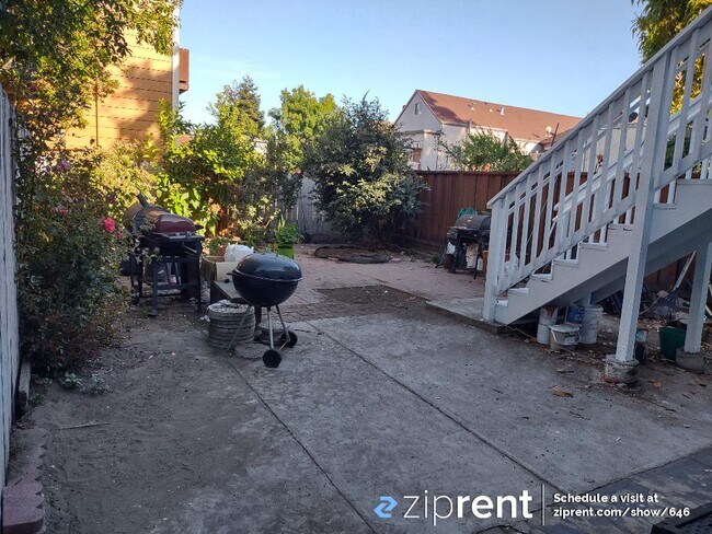 Foto del edificio - 1324 Campbell St