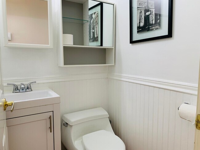 Foto del edificio - 136 Newark Ave