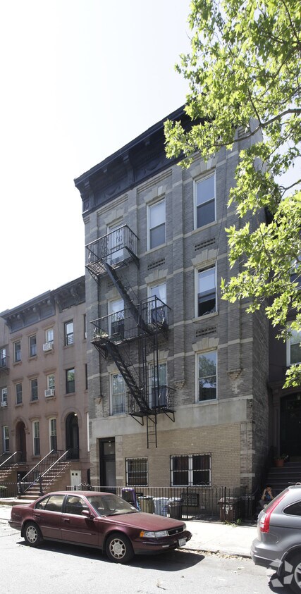 Primary Photo - 148 President St