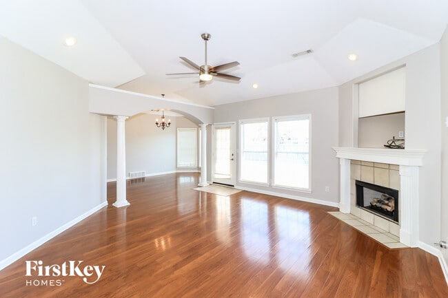 Foto del edificio - 8181 Short Grass Cove