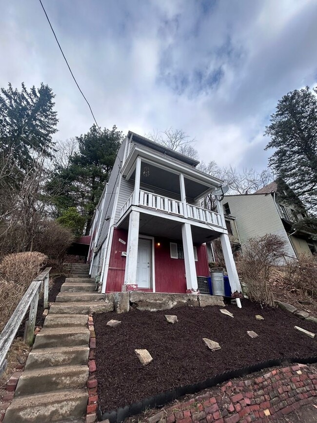 Foto del edificio - 2 Bedroom Home with bonus room !