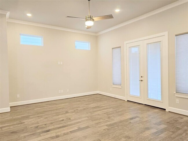 Foto del edificio - 954 Fisher St