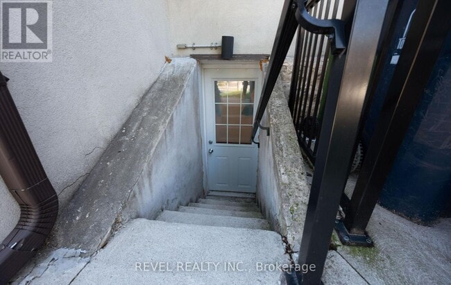Building Photo - 69 Rockcliffe Blvd