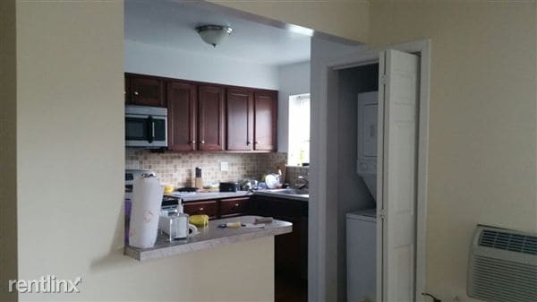 Building Photo - 1101 Yverdon Dr