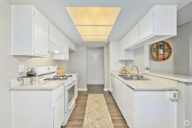 2 habitaciones, 2 baños, 1060 pies cuadrados, cocina - Dakota Creek Apartment Homes
