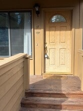 Building Photo - 866 Northwood Dr