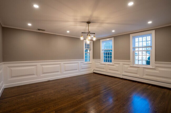 Foto del edificio - 36 Puddingstone Ln