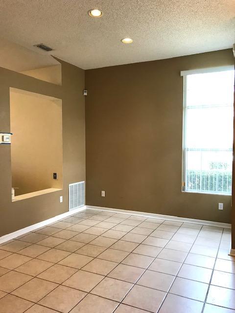 Photo - 13932 Huntwick Dr House