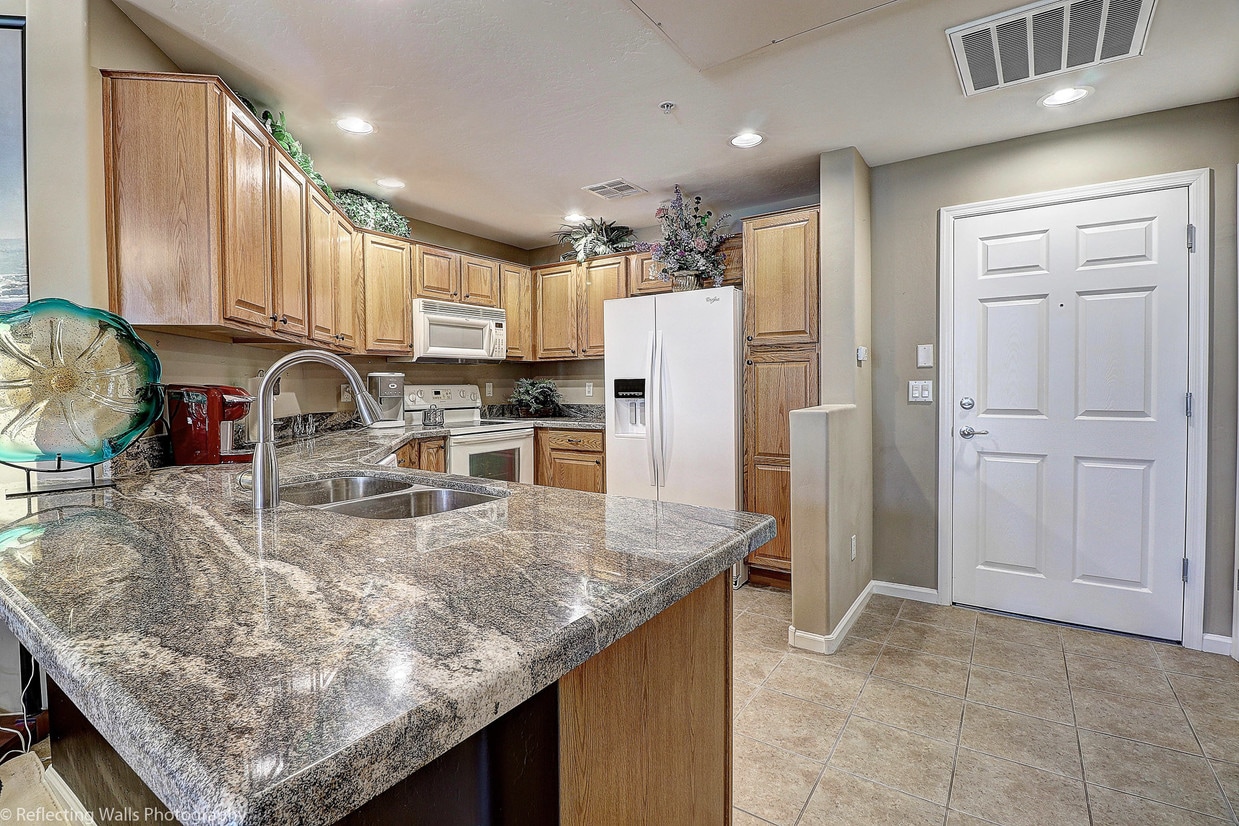 14000 N 94th St, Scottsdale, AZ 85260 Condo for Rent in Scottsdale