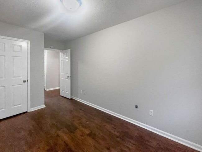 Building Photo - 3414 Kensington Ct