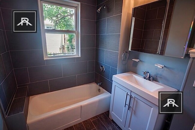Building Photo - 3 bedroom in Cambridge MA 02139